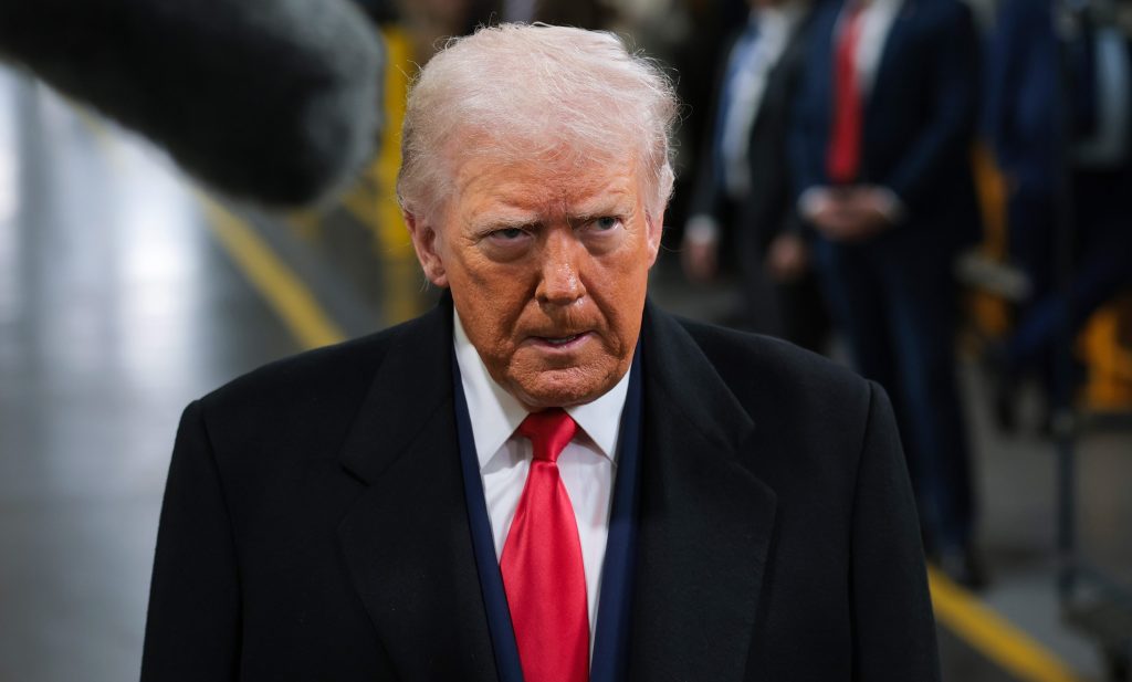 Fundraisers for autoworker flipped off by Trump near $500K