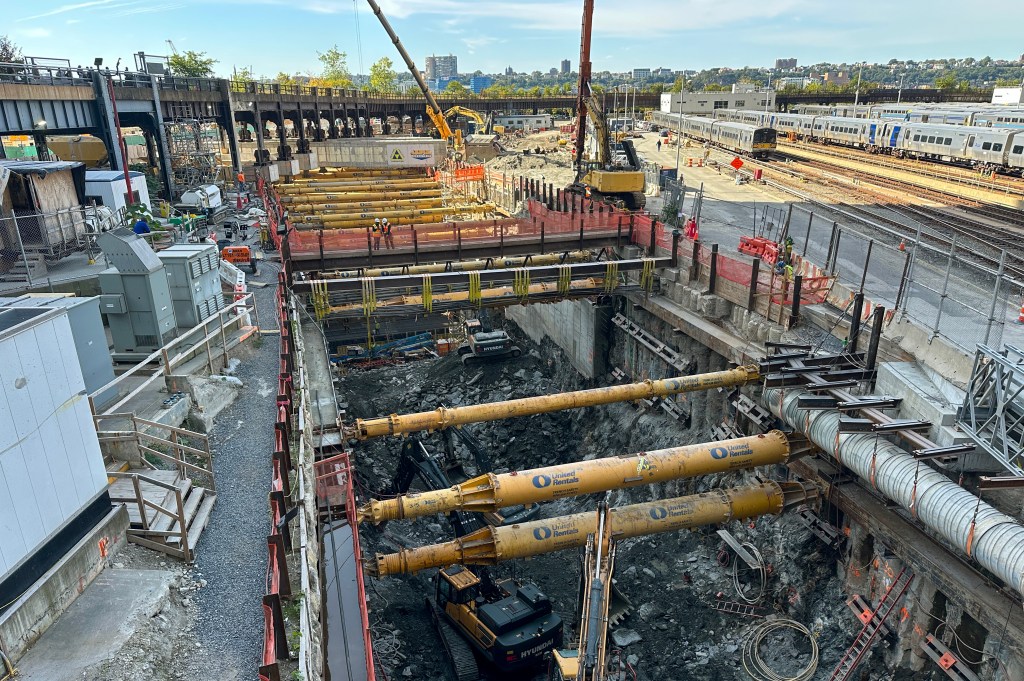 Federal judge orders Trump to restore funding to Hudson River Tunnel project