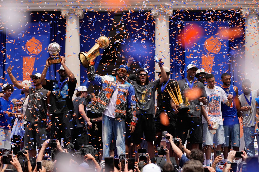 Knicks cap NBA title celebration with Canyon of Heroes parade, City Hall ceremony