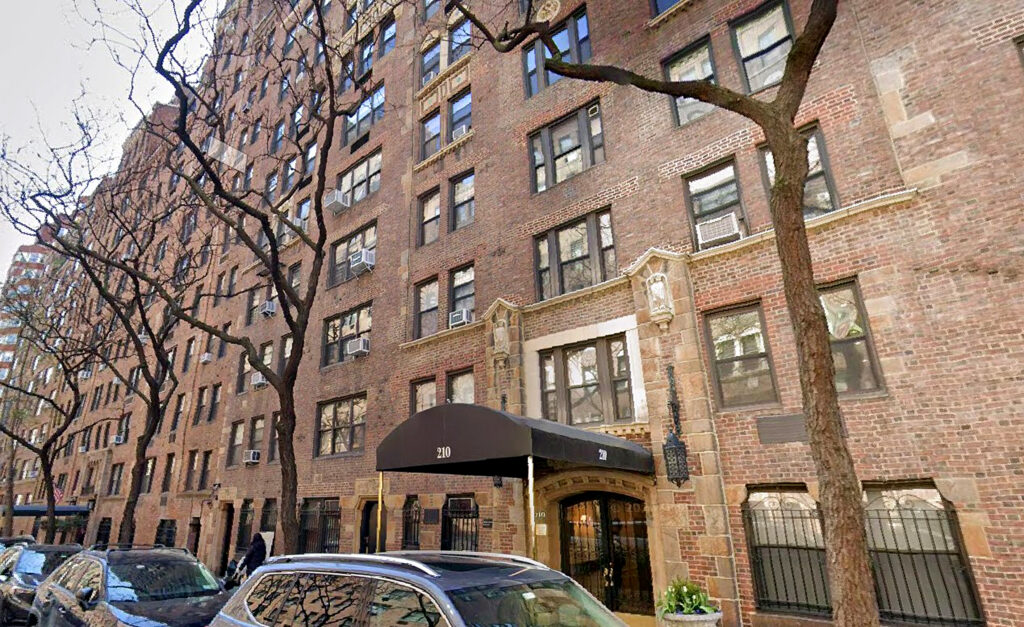 Manhattan home health aide stabbed by client with dementia after serving her pancakes