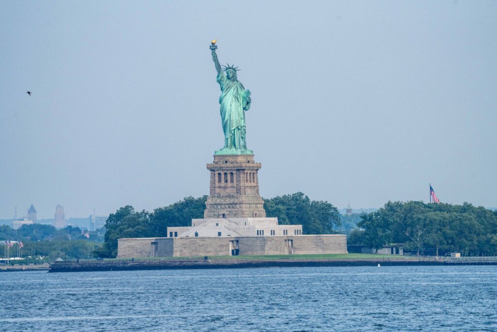 Mom and baby daughter dead after boat capsizes near Statue of Liberty, captain arrested
